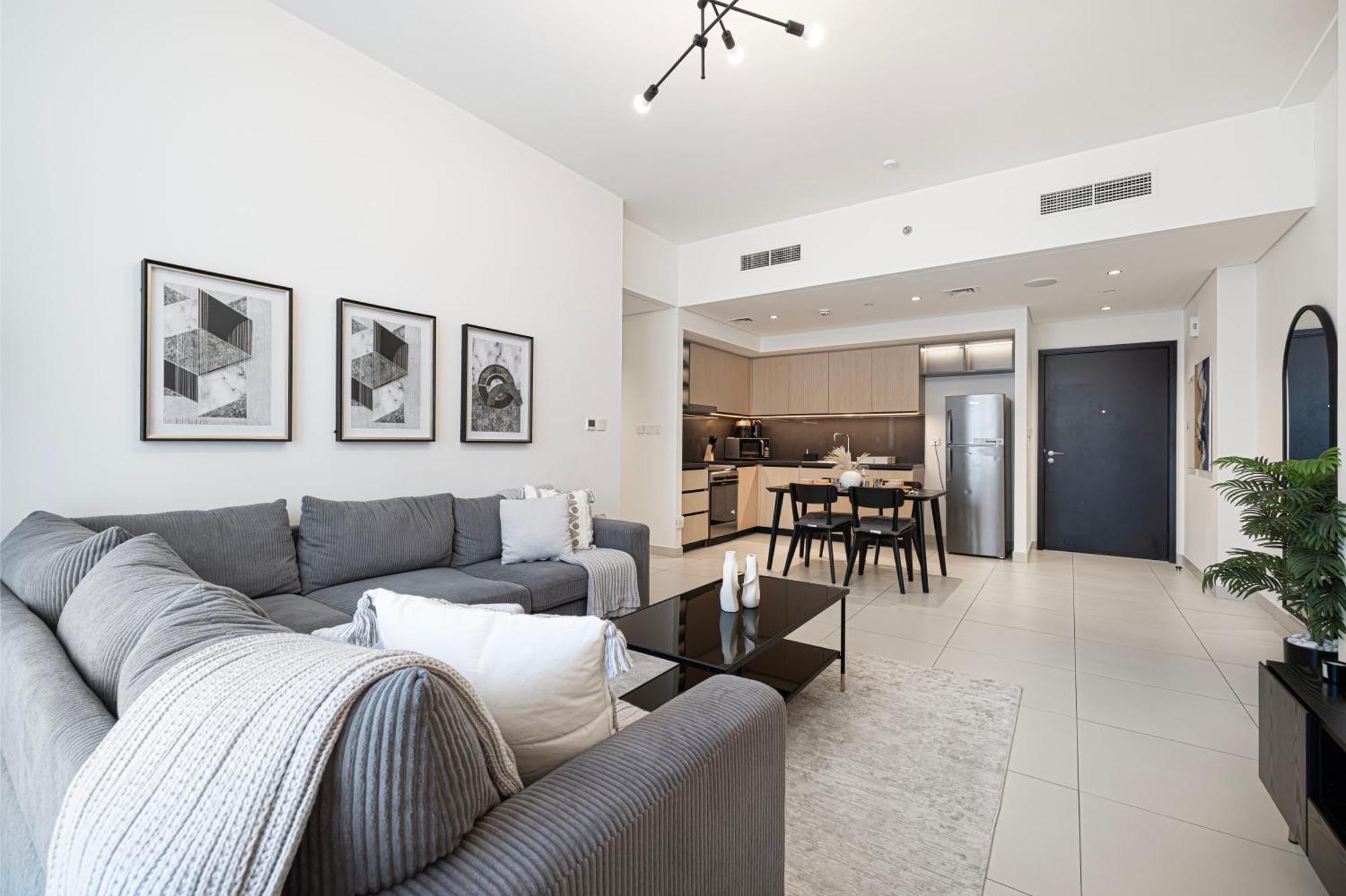Apartment Burj Crown Luxury 4 Bedroom, Balcony Views, 5 Min To Burj Khalifa Dubai