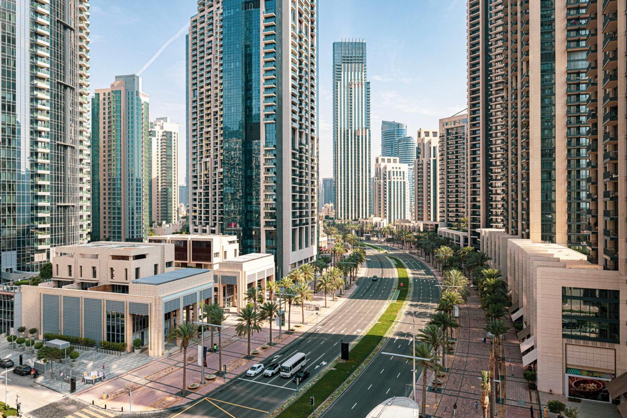 Burj Crown Luxury 4 Bedroom, Balcony Views, 5 Min To Burj Khalifa Apartment