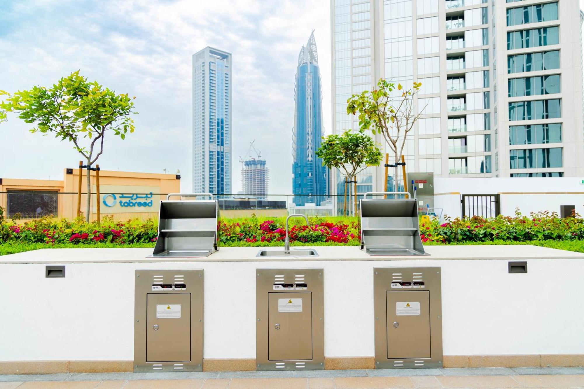 Burj Crown Luxury 4 Bedroom, Balcony Views, 5 Min To Burj Khalifa * Dubai