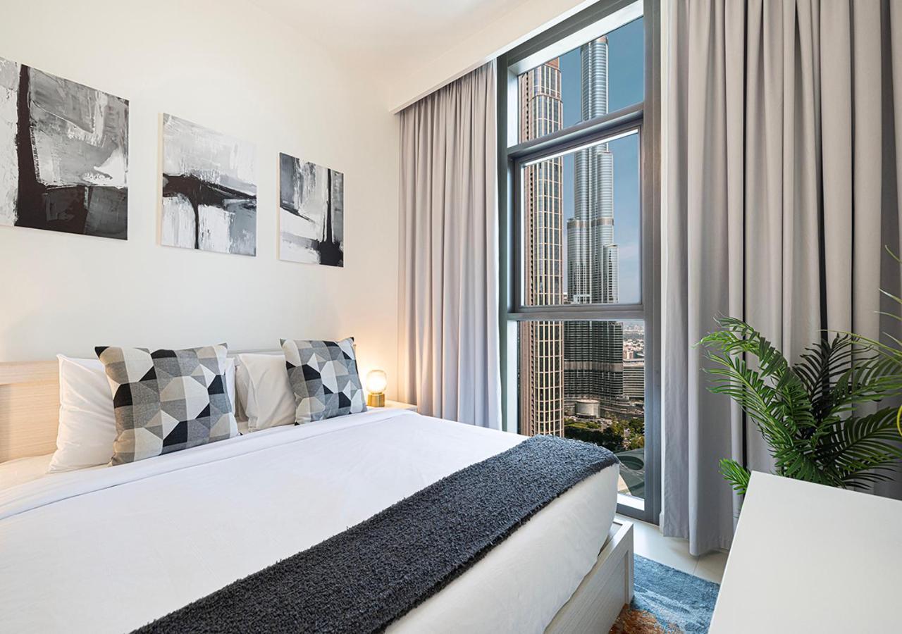 Burj Crown Luxury 4 Bedroom, Balcony Views, 5 Min To Burj Khalifa