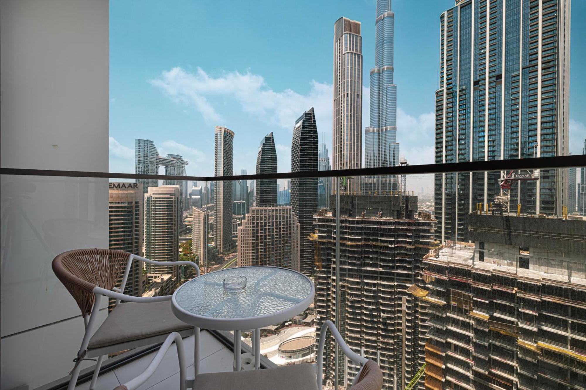 Apartment Burj Crown Luxury 4 Bedroom, Balcony Views, 5 Min To Burj Khalifa