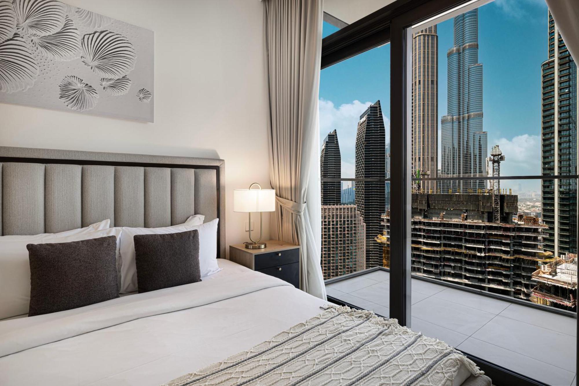 Apartment Burj Crown Luxury 4 Bedroom, Balcony Views, 5 Min To Burj Khalifa *